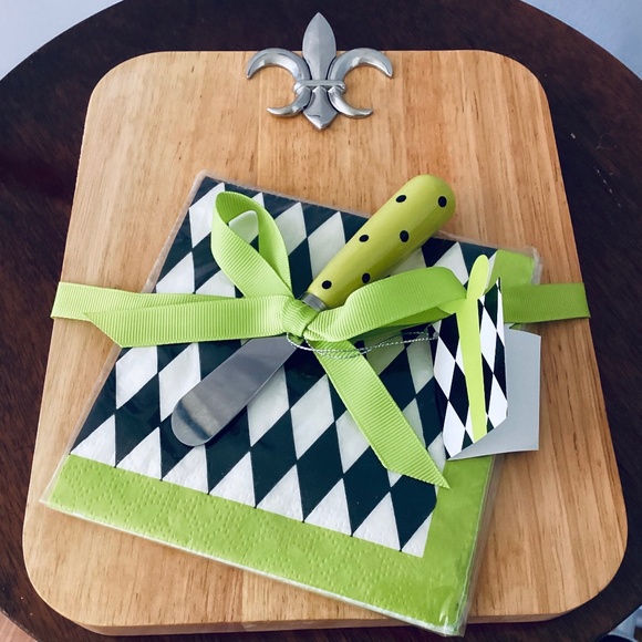 Fleur De Lis Cheese Board & Cheese Spreader Napkin Bamboo Gift Set NEW, - Picture 1 of 4